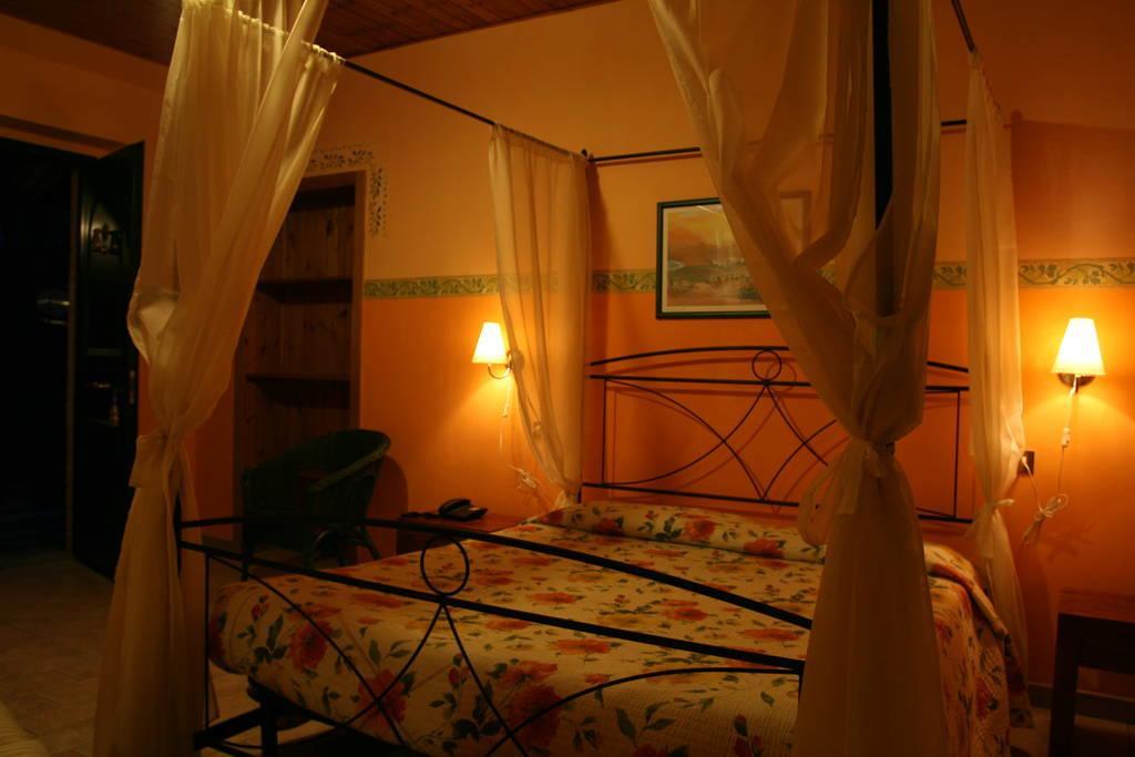 ホテルAgriturismo Oasi Verde Mengara グッビオ エクステリア 写真